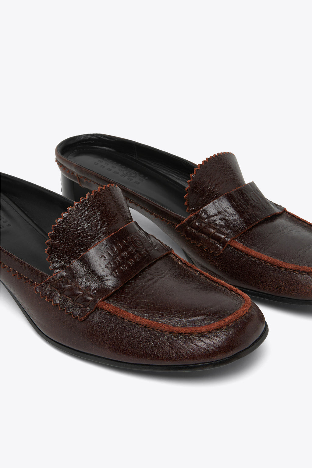 alt-image__P7560-Marrone