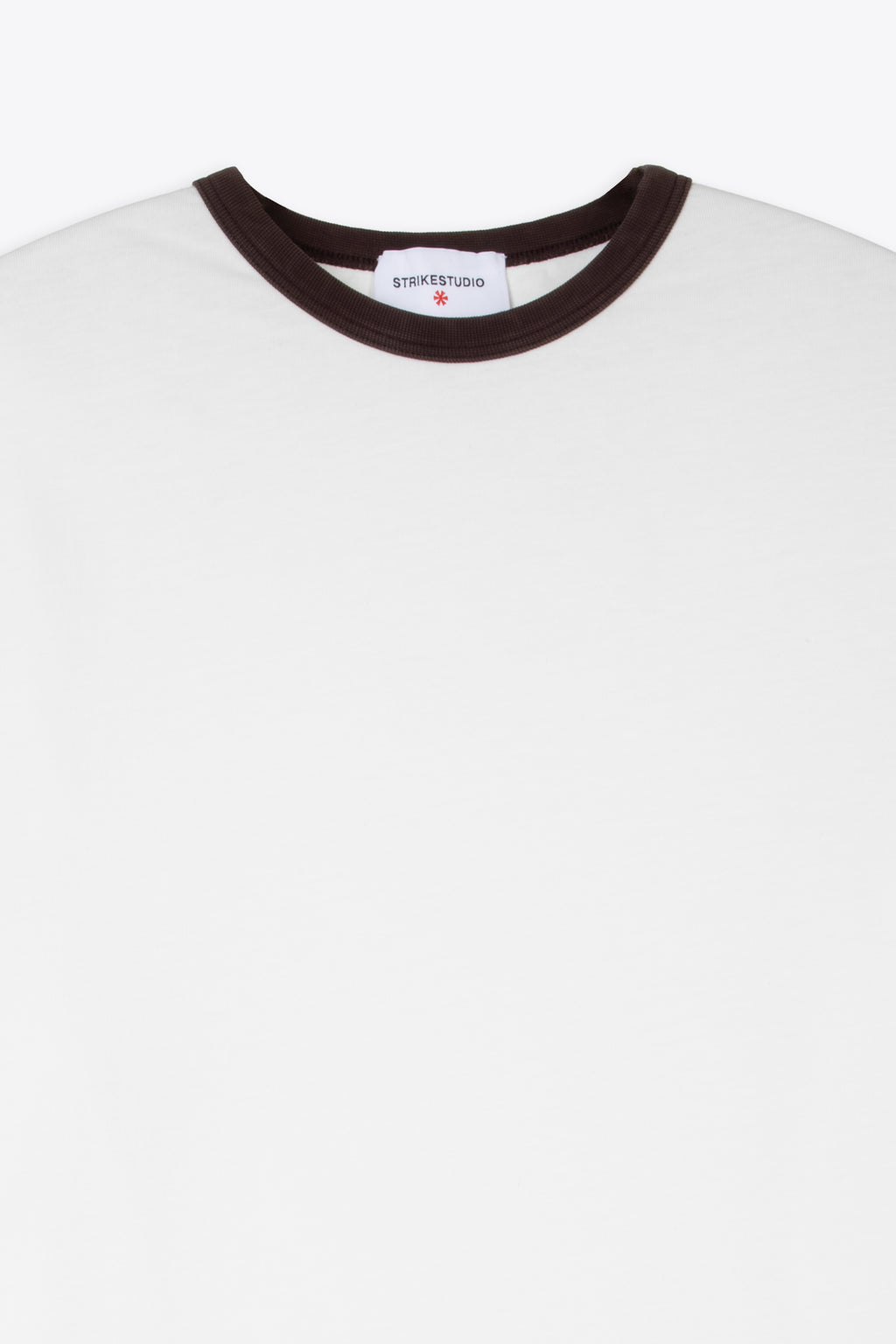 alt-image__T-shirt-bianca-in-cotone-con-girocollo-e-bordo-manica-marrone---Muscle-Tee