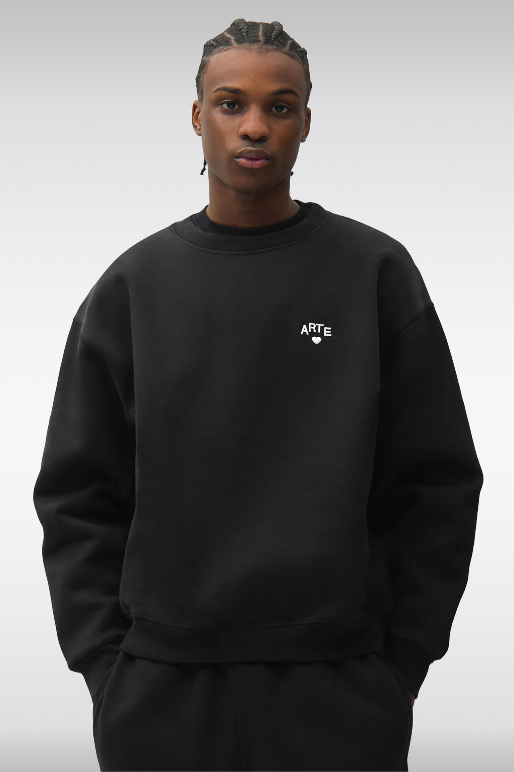 alt-image__Felpa-girocollo-nera-con-logo-ricamato-al-petto---Cor-Crewneck