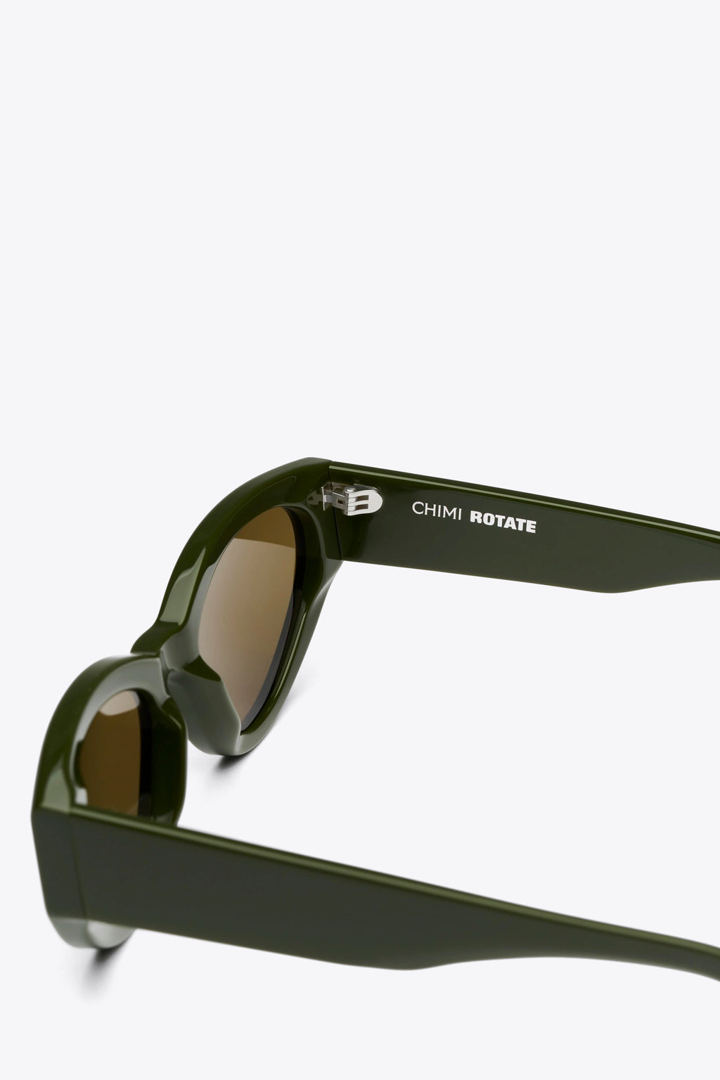 alt-image__Occhiali-da-sole-cat-eye-in-acetato-verde-in-collaborazione-con-Rotate---Rotate-06