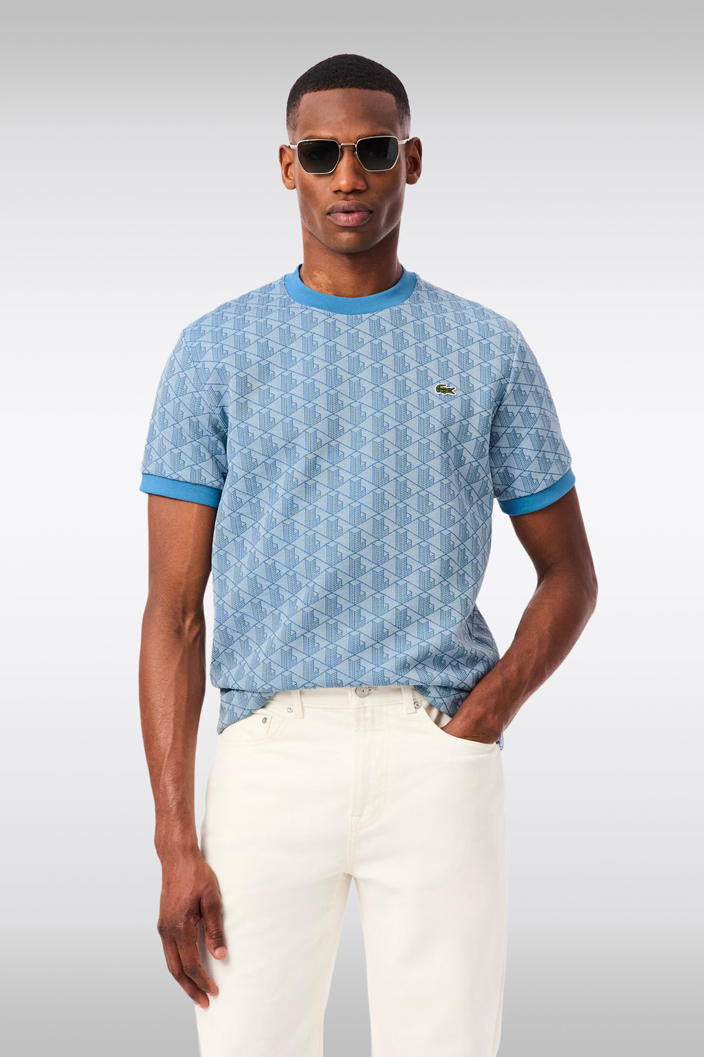 alt-image__T-shirt-celeste-con-motivo-jacquard-monogram