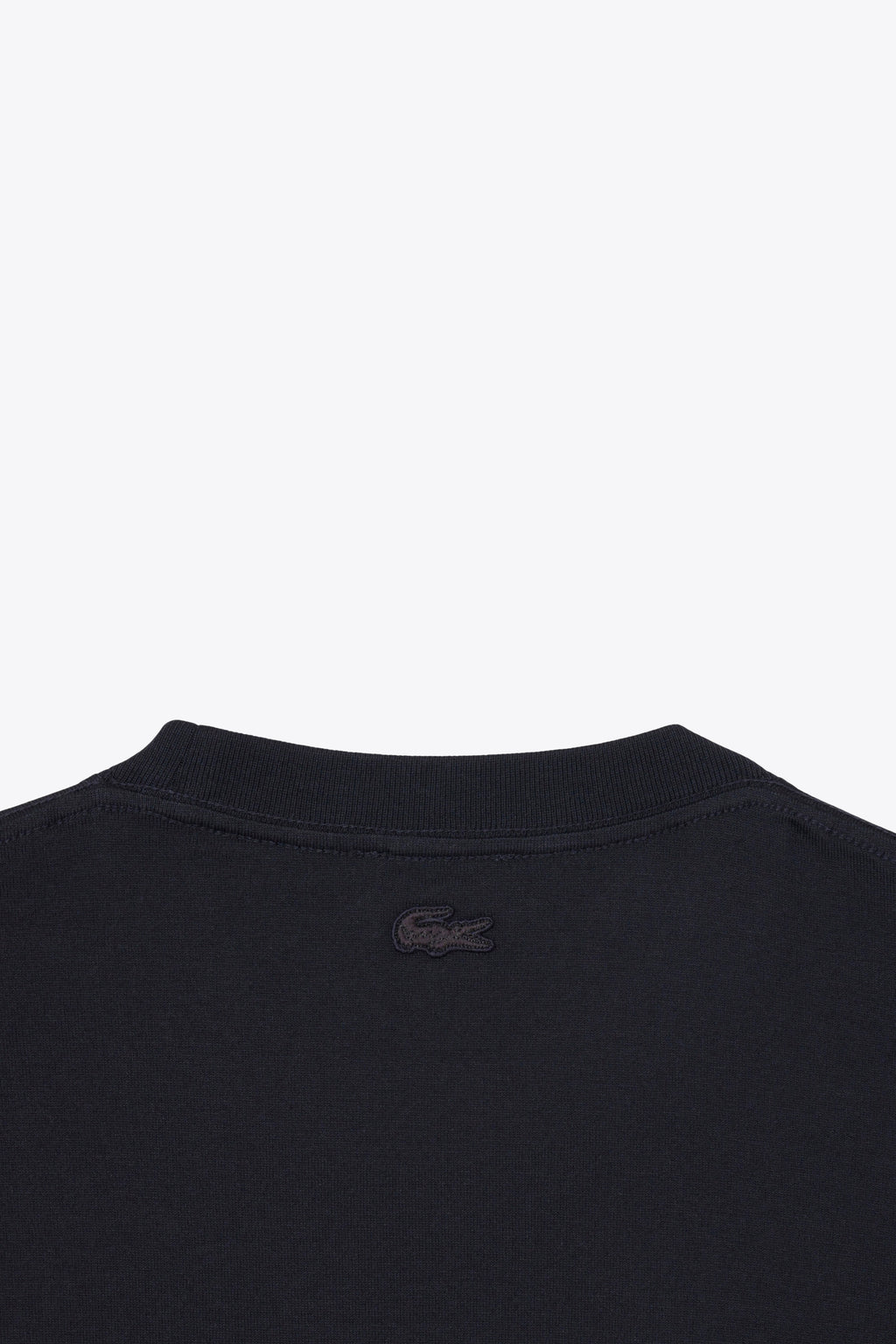 alt-image__T-shirt-nera-in-cotone-con-ricamo-al-petto