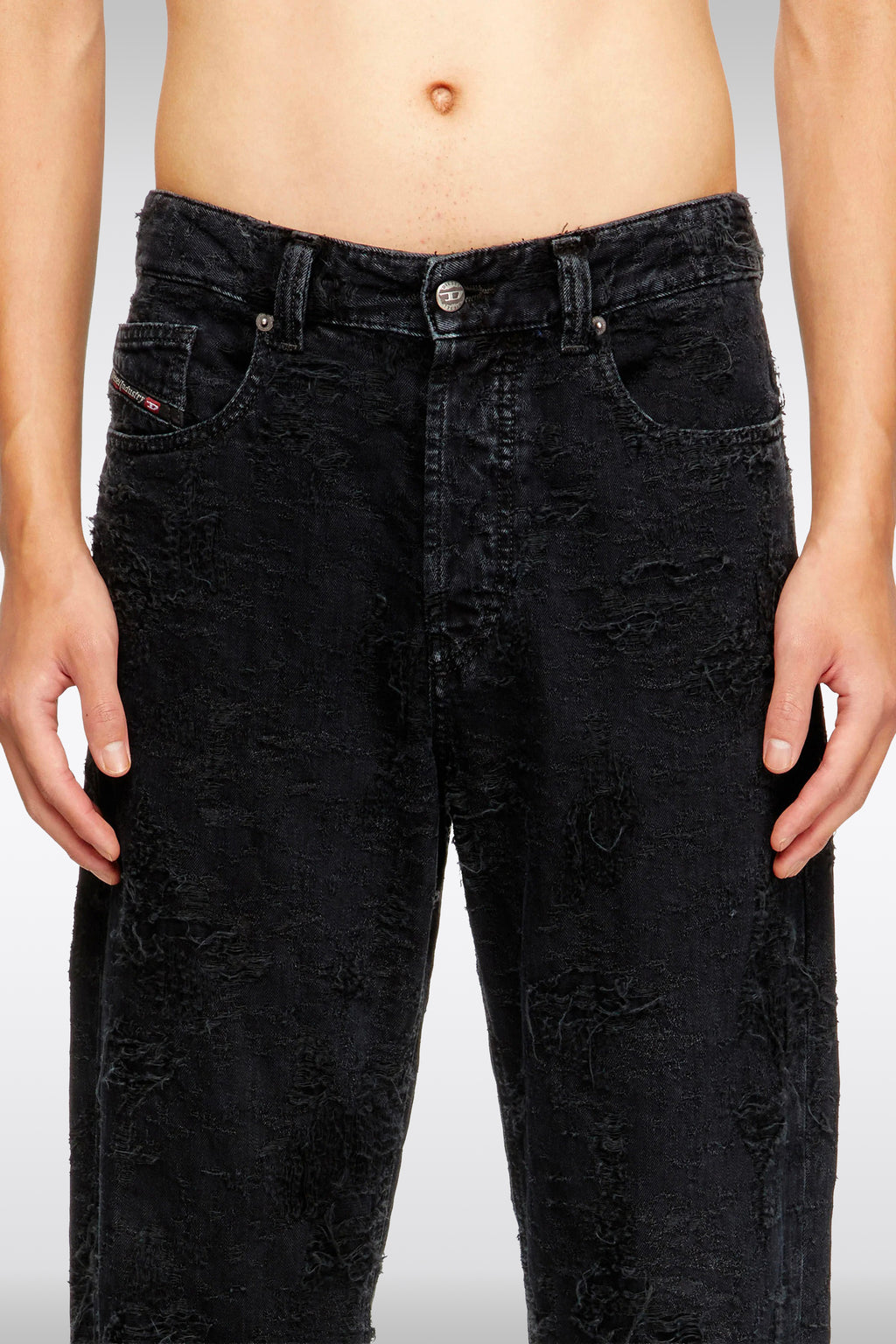 alt-image__Jeans-5-tasche-relaxed-fit-in-denim-destroyed---2024-D-Macs