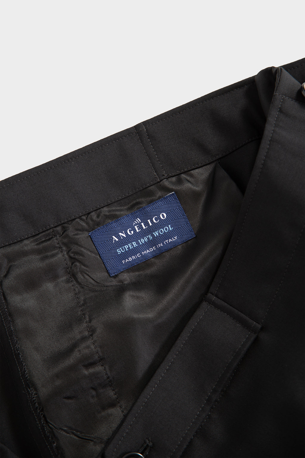 alt-image__Pantalone-nero-in-frescolana-con-vita-regolabile