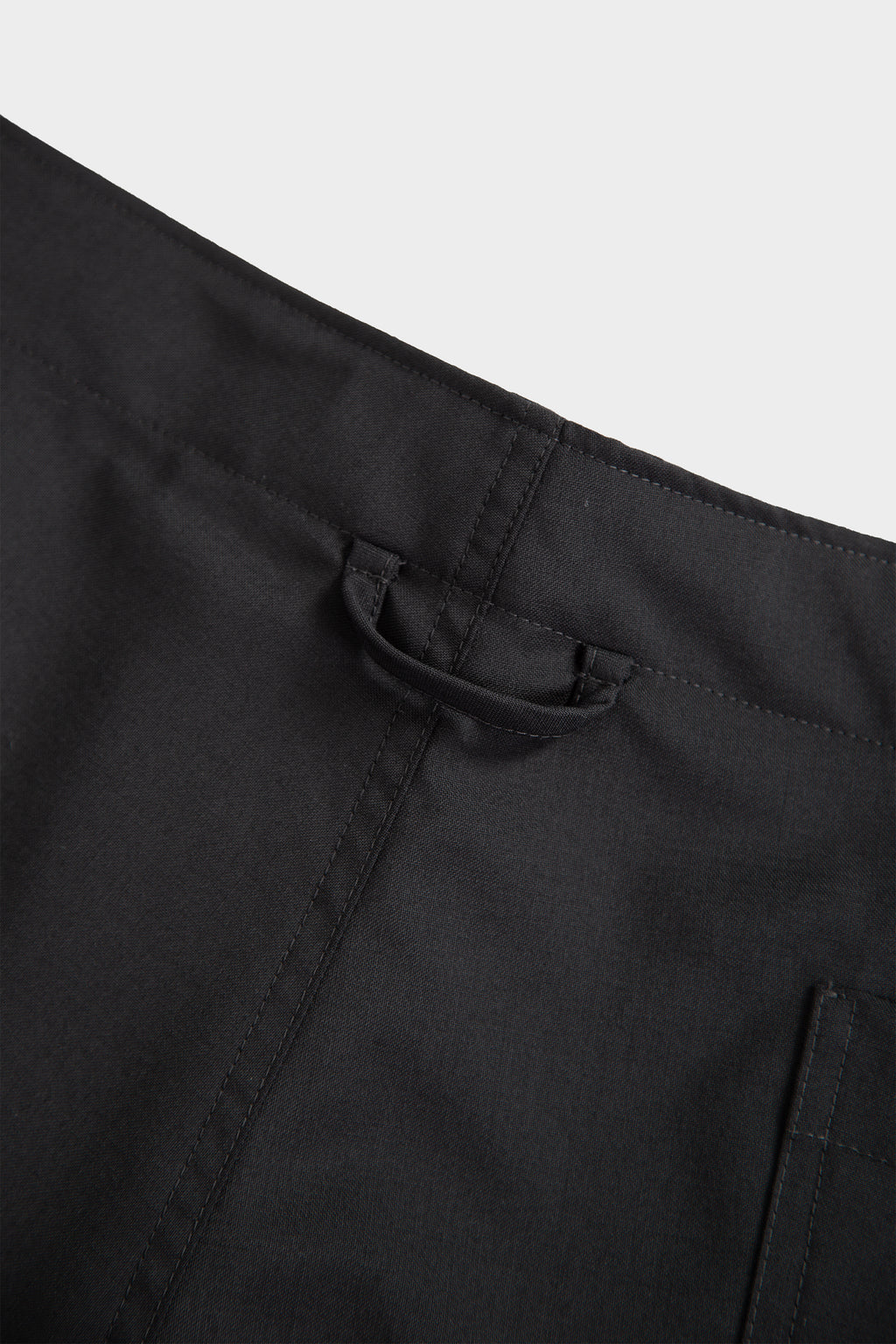 alt-image__Pantalone-nero-in-frescolana-con-vita-regolabile