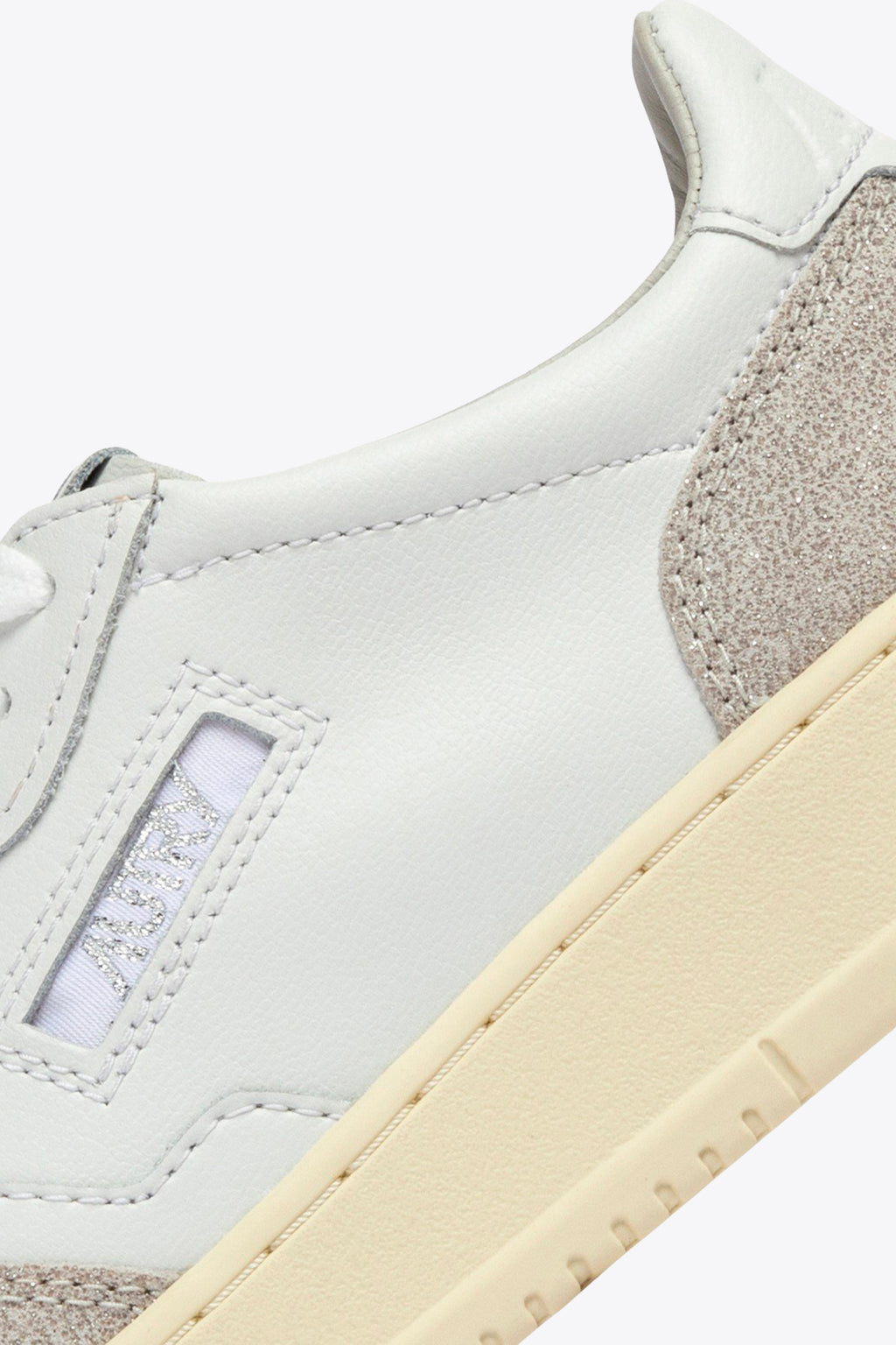 alt-image__Sneaker-bassa-in-pelle-panna-e-suede-grigia---Medalist-Low