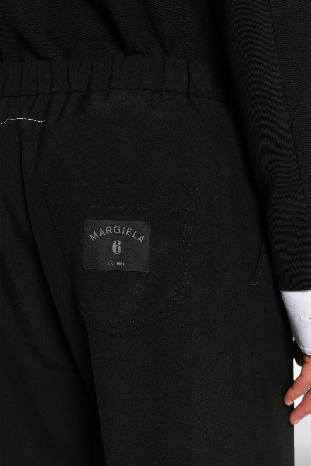 alt-image__Pantalane-nero-in-frescolana-con-elastico-in-vita-e-coulisse