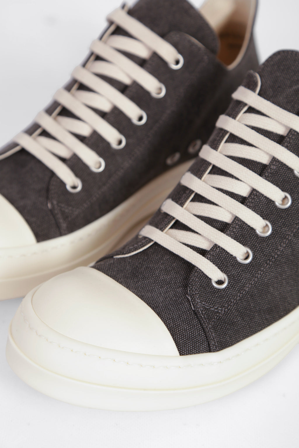 alt-image__Dark-grey-canvas-lace-up-low-sneakers---Low-Sneaks