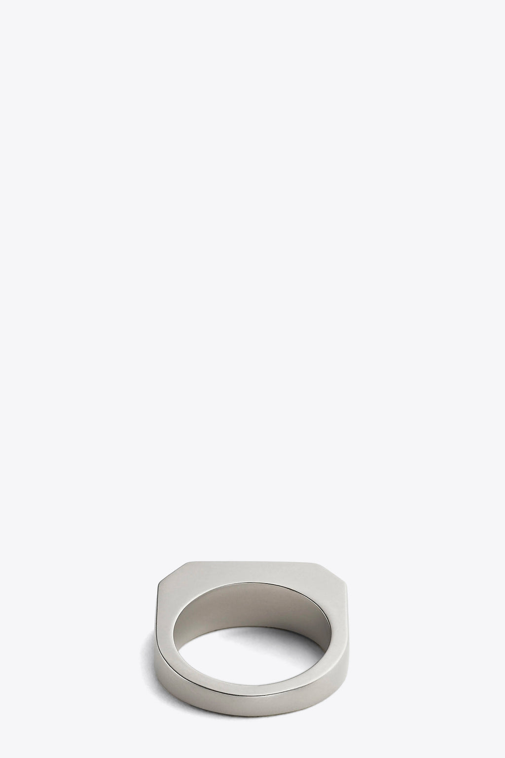 alt-image__Anello-in-ottone-color-argento-con-logo-numerico
