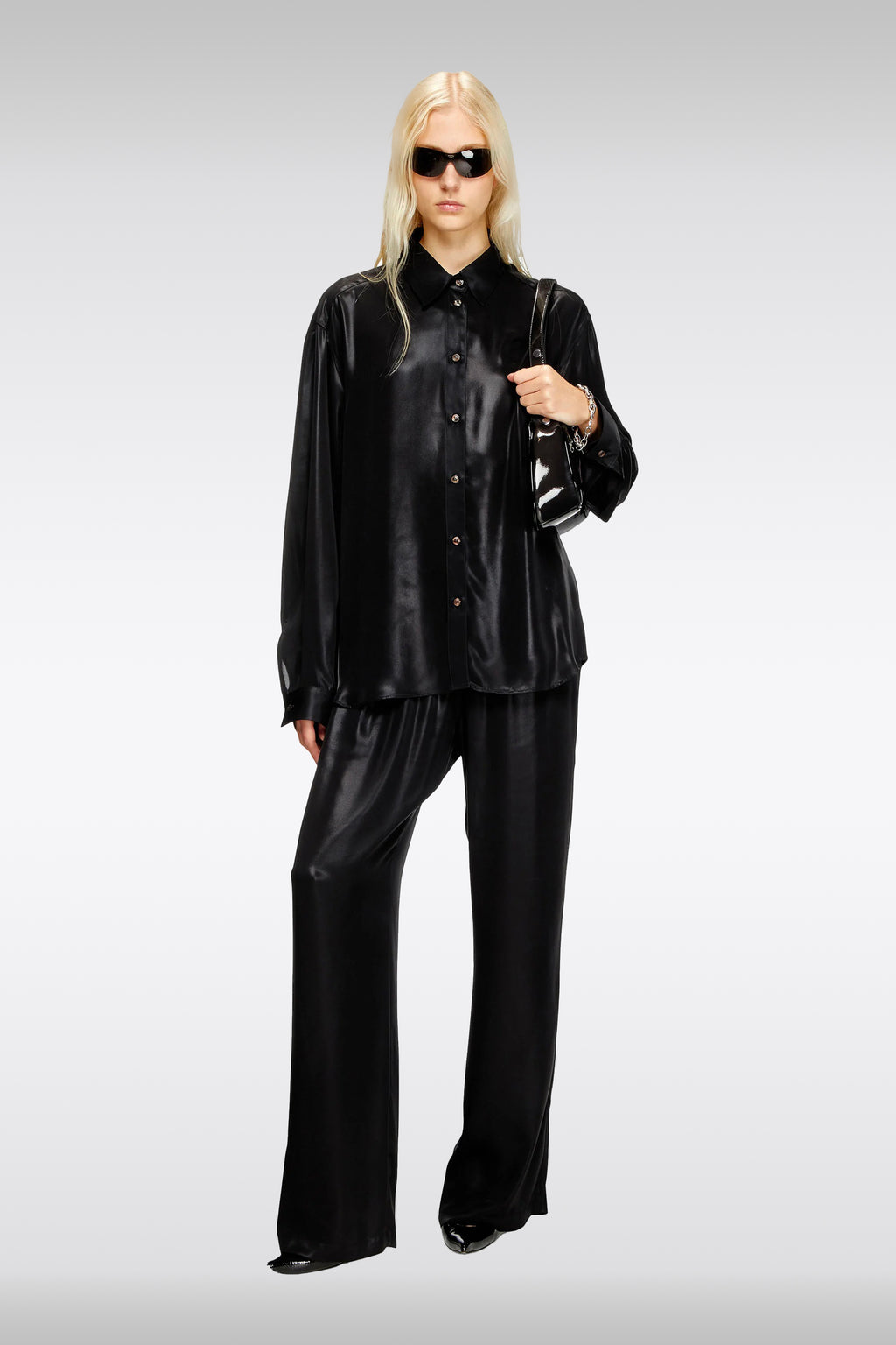 alt-image__Pantalone-loose-fit-in-satin-nero---P-Dreyer