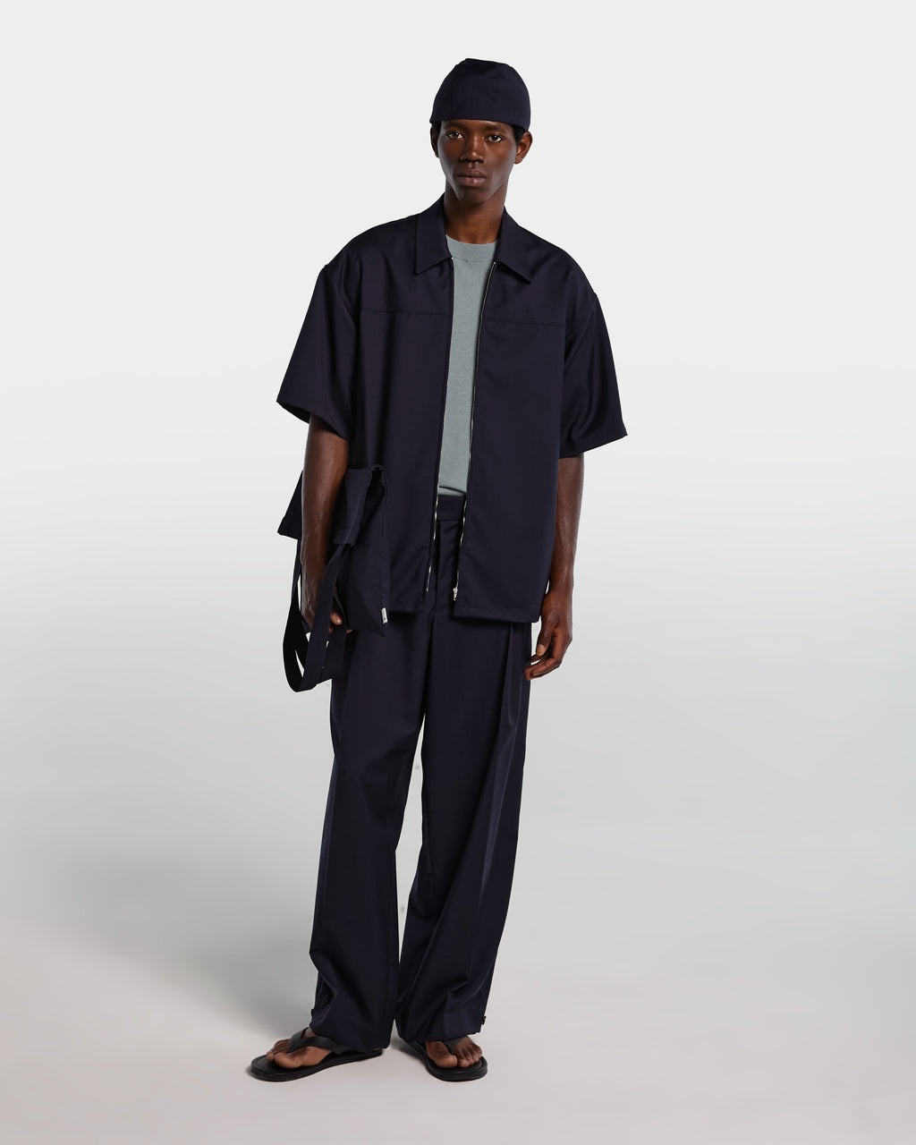 alt-image__Pantalone-blu-navy-in-frescolana-con-pince-frontale