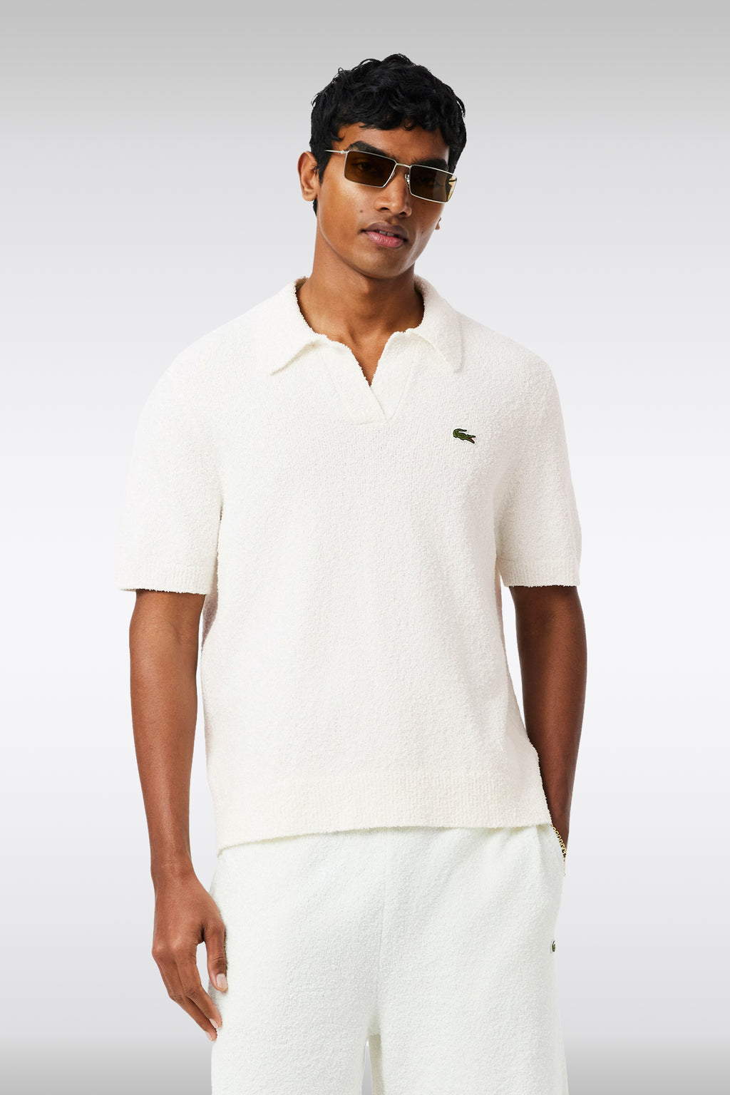 alt-image__Polo-in-spugna-color-panna-con-collo-aperto