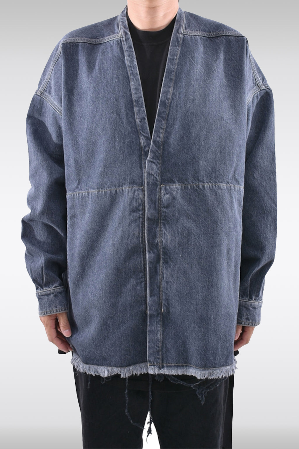 alt-image__Camicia-in-denim-indaco-con-scollo-a-V-e-fondo-sfrangiato---Lido-Larry-Shirt