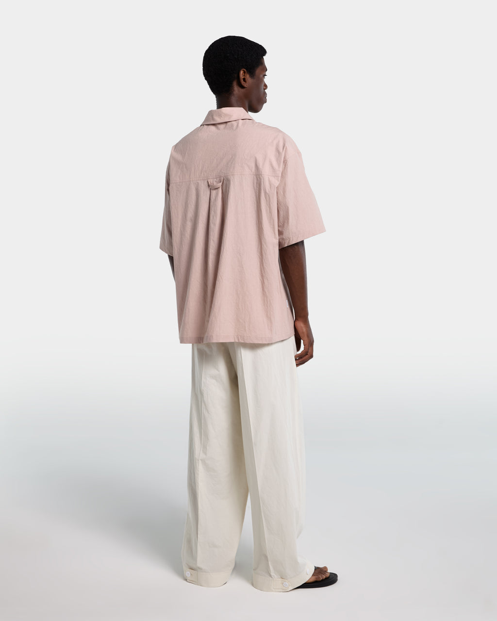 alt-image__Camicia-in-popeline-rosa-con-zip-e-maniche-corte
