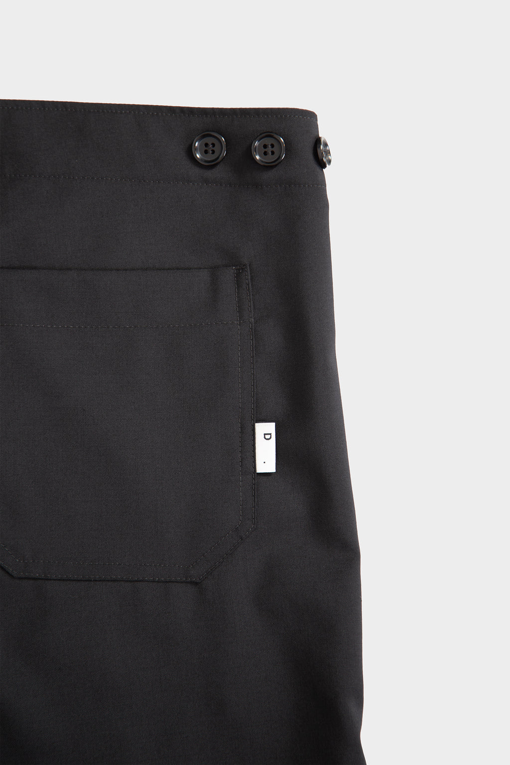 alt-image__Pantalone-nero-in-frescolana-con-vita-regolabile