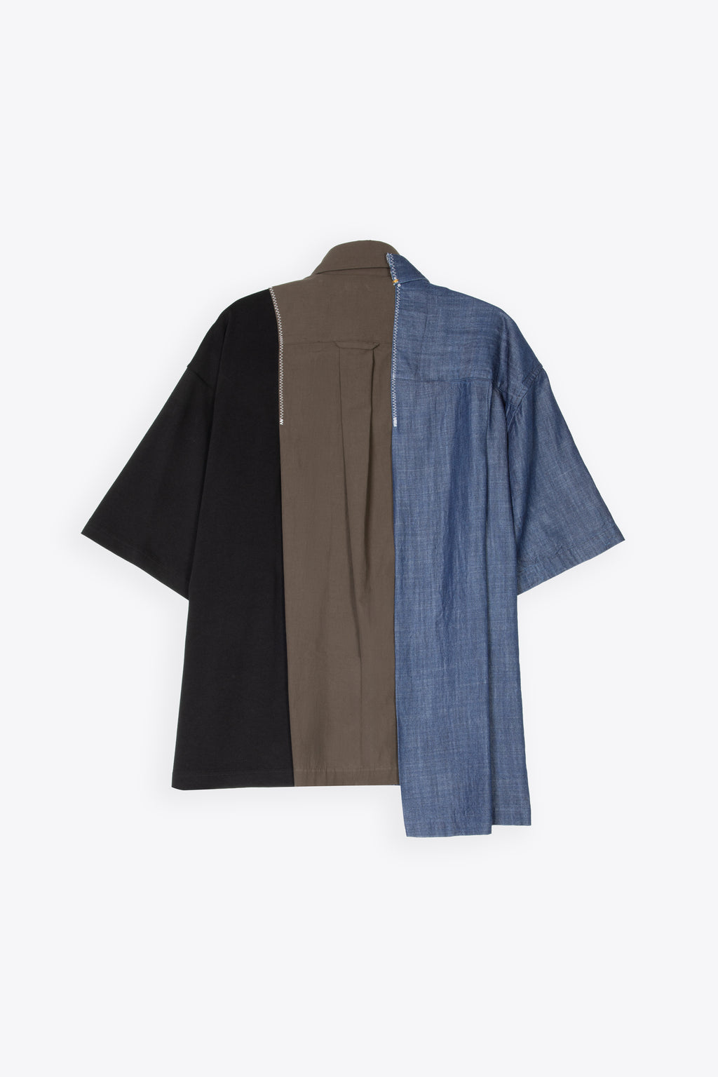 alt-image__Camicia-patchwork-con-design-a-pannelli-verticali