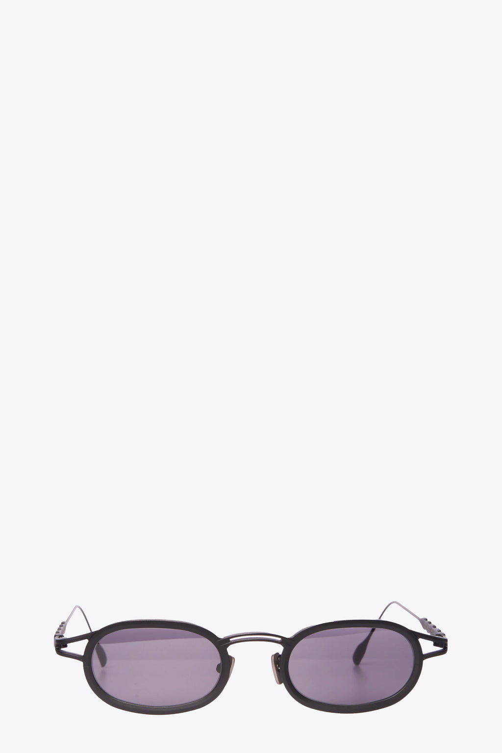 alt-image__OVALE-Nero