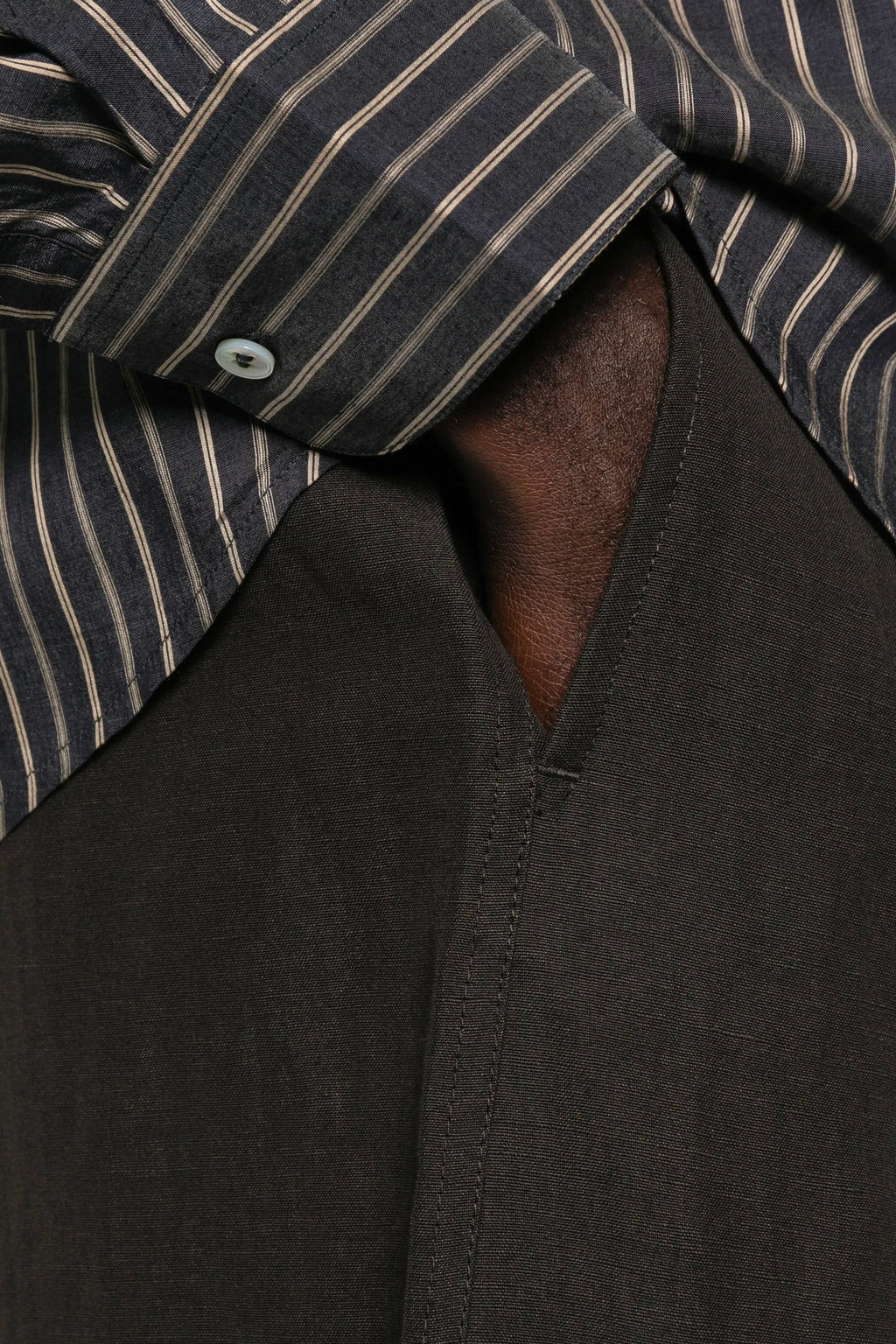 alt-image__Pantalone-in-misto-lino-marrone-loose-fit---Sonny