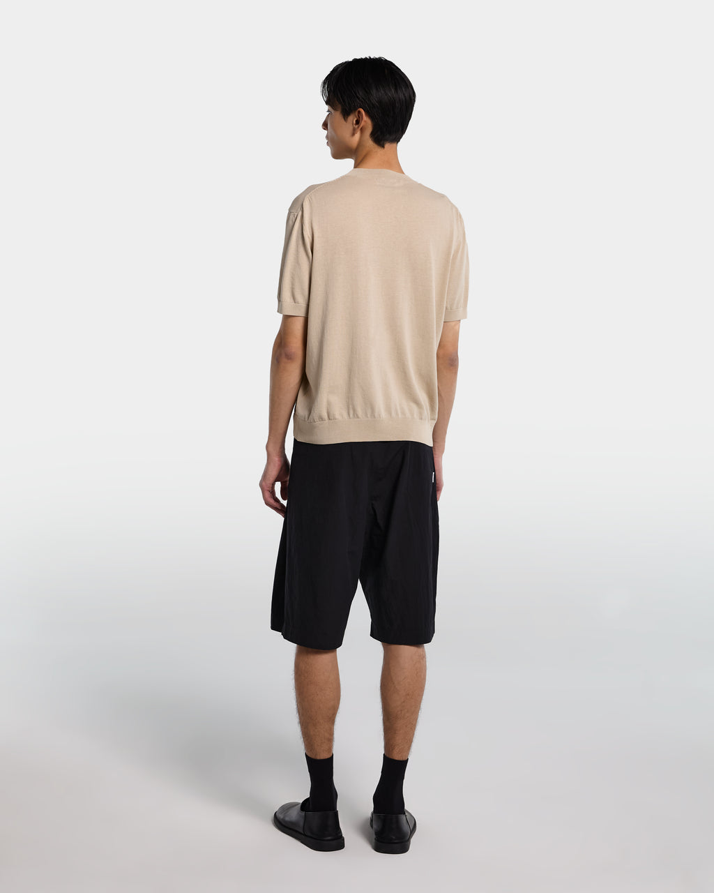 alt-image__T-shirt-in-maglia-color-sabbia