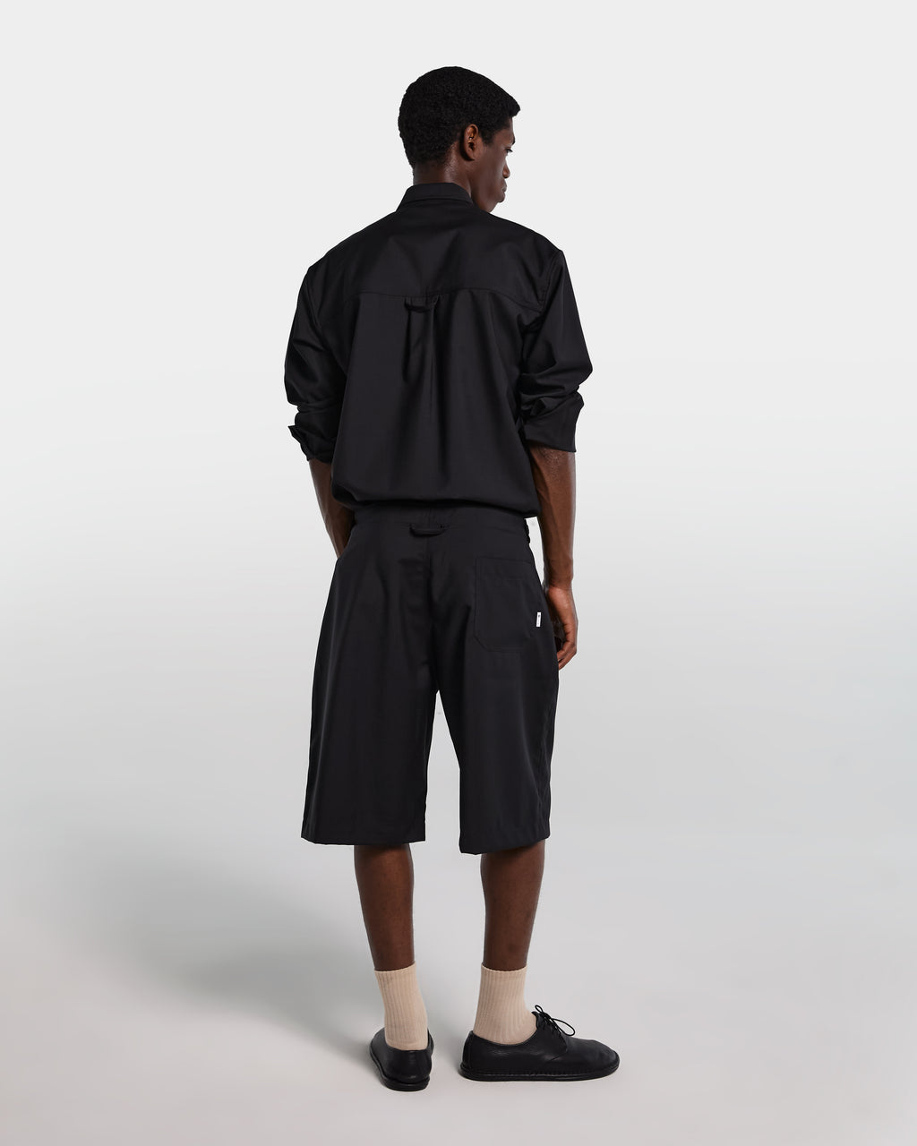alt-image__Bermuda-baggy-in-frescolana-nero