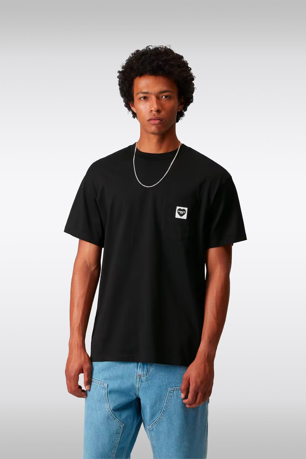 alt-image__T-shirt-nera-in-cotone-con-tasca-e-logo-cuore-al-petto---S/S-Pocket-Heart-T-Shirt