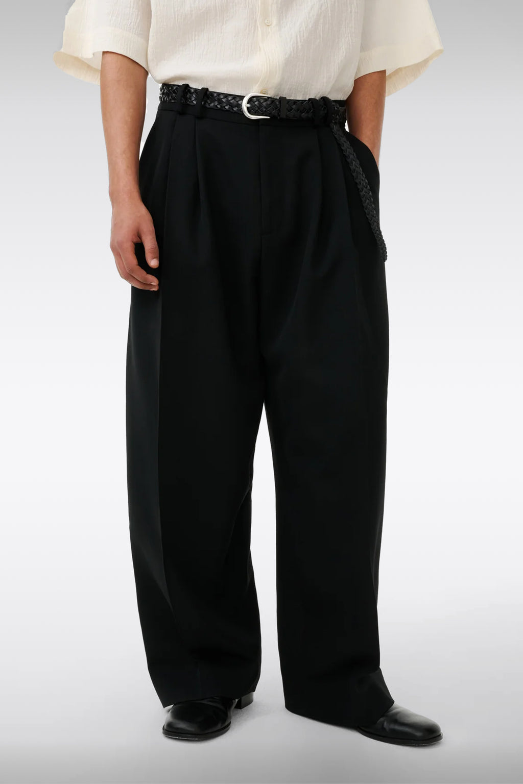 alt-image__Pantalone-baggy-nero-in-lana-tecnica-con-doppia-pince---Line