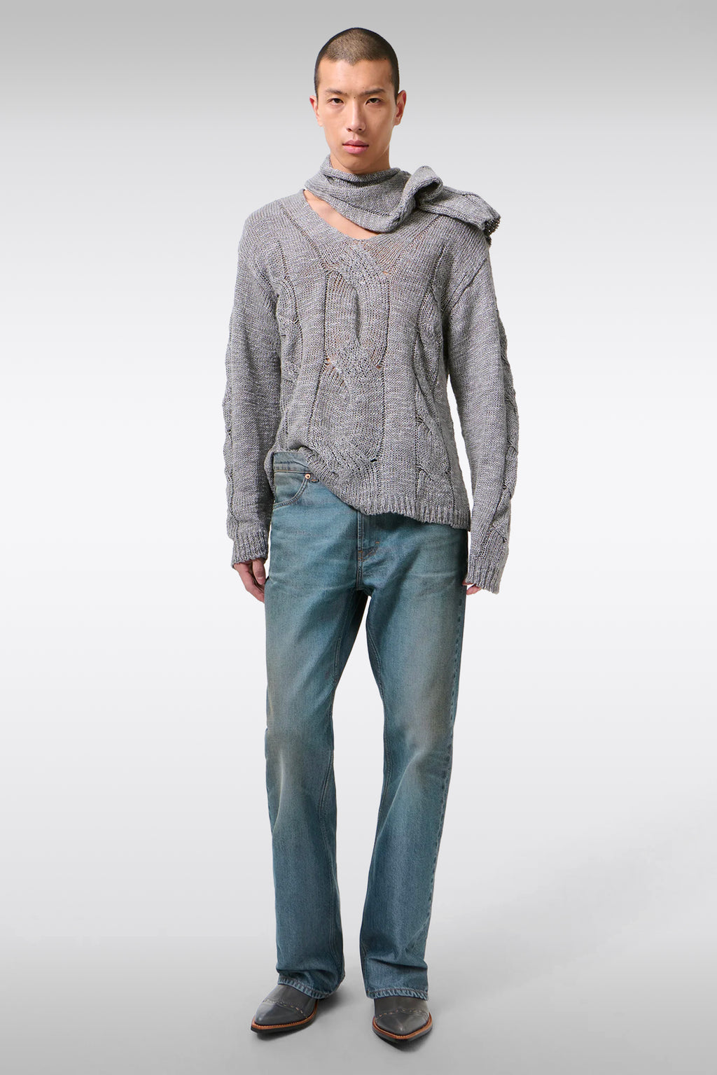 alt-image__Jeans-5-tasche-in-denim-blu-medio-stonewashed-con-gamba-svasata---Carlson-Cut