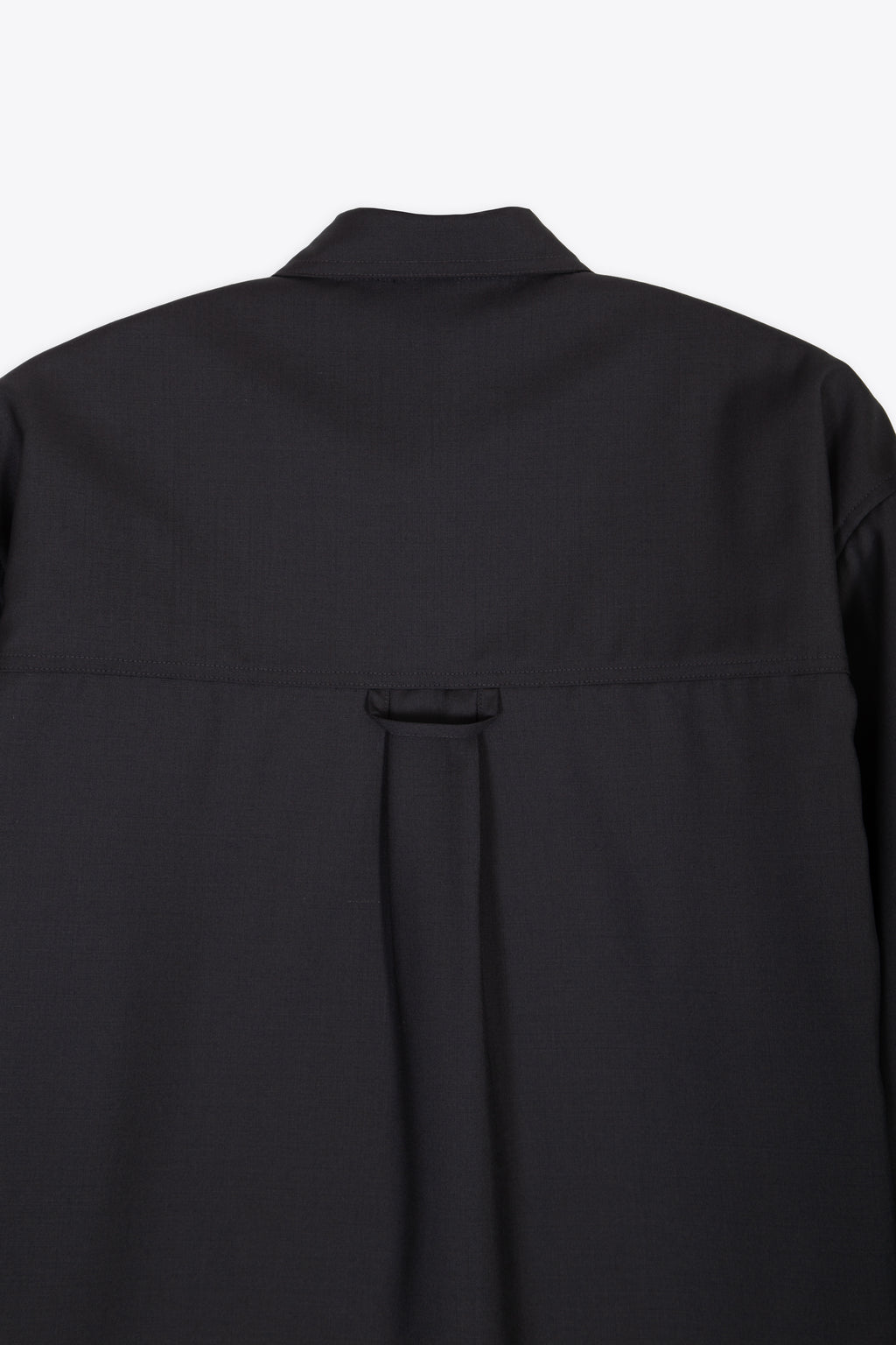 alt-image__Overshirt-nera-in-frescolana-con-maniche-lunghe