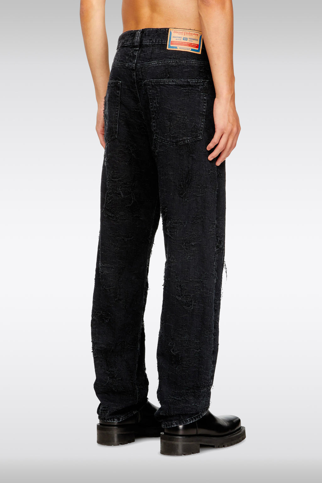 alt-image__Jeans-5-tasche-relaxed-fit-in-denim-destroyed---2024-D-Macs