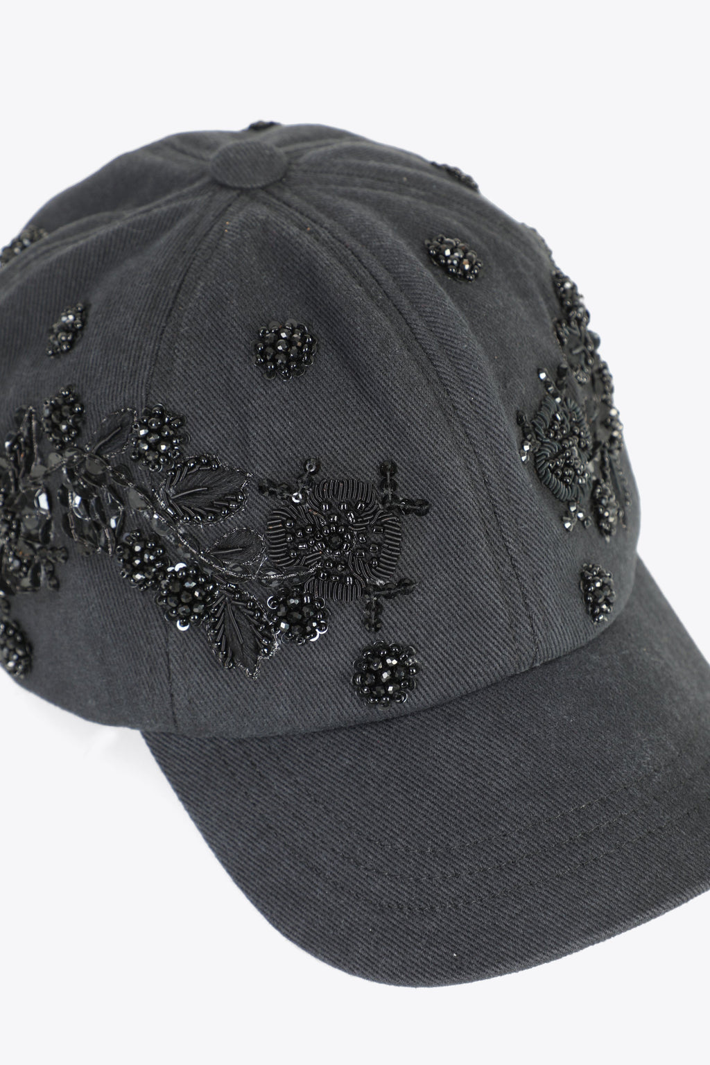 alt-image__HAND-EMBROIDERY-CAP-Nero