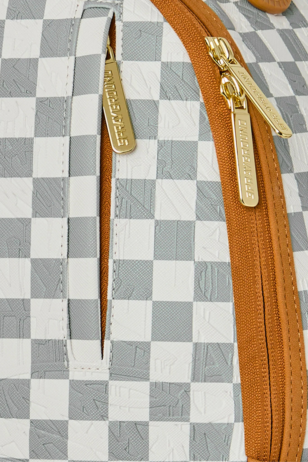alt-image__Zaino-in-pvc-a-scacchi-panna-e-grigio-con-lavorazione-a-rilievo---Graff-Embossed-Cream-Check-Backpack