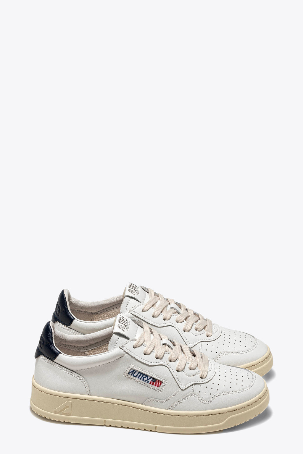 alt-image__Sneaker-bassa-in-pelle-bianca-con-tab-blu---Medalist