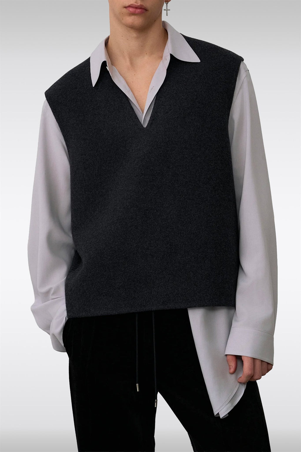 alt-image__WOOL-V-NECK-VEST-Grigio
