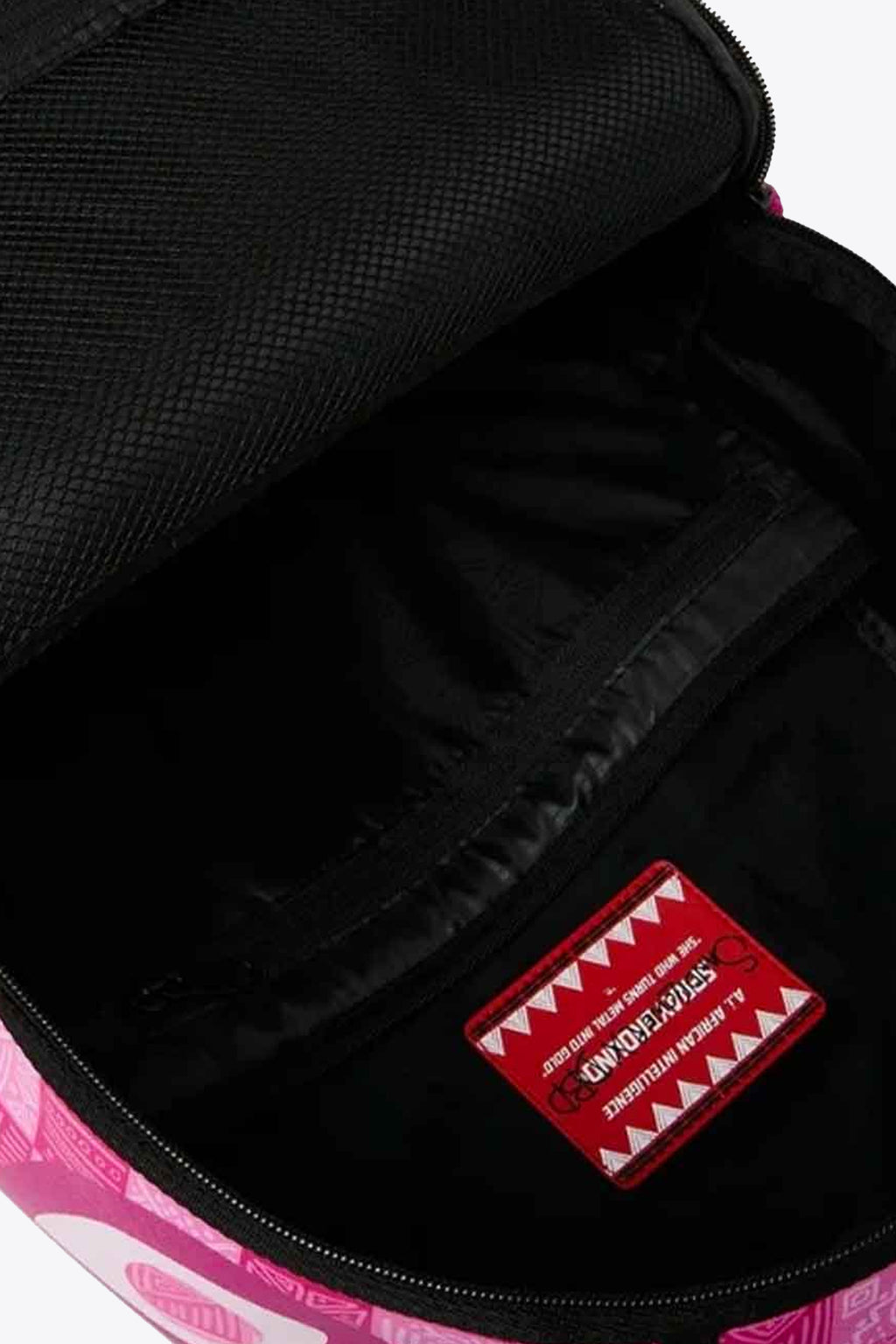 alt-image__Zaino-in-pvc-rosa-a-scacchi-con-pattern-etnico---New-AI-Pattern-Backpack