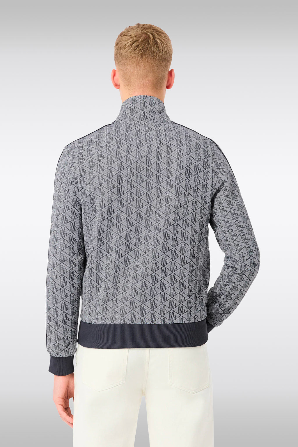 alt-image__Felpa-grigia-con-zip-e-motivo-jacquard-monogram