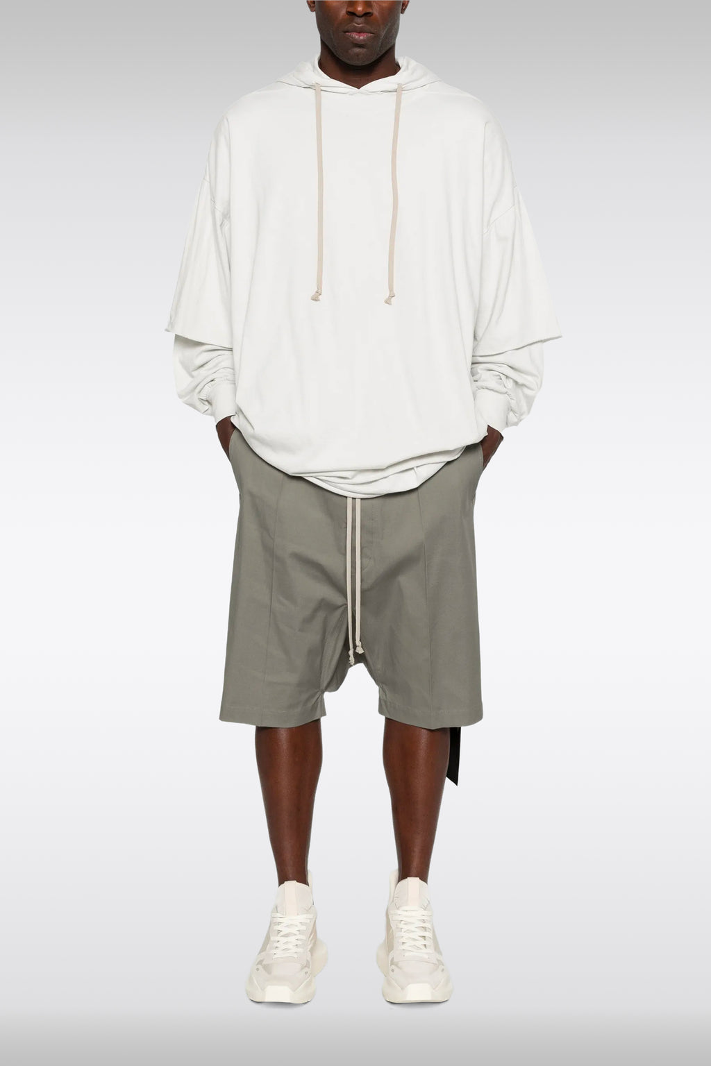 alt-image__T-shirt-bianca-doppiata-con-cappuccio---Tommy-Hustler-Hoodie