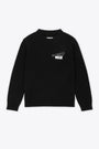 Pullover nero in lana con logo e nastro adesivo 