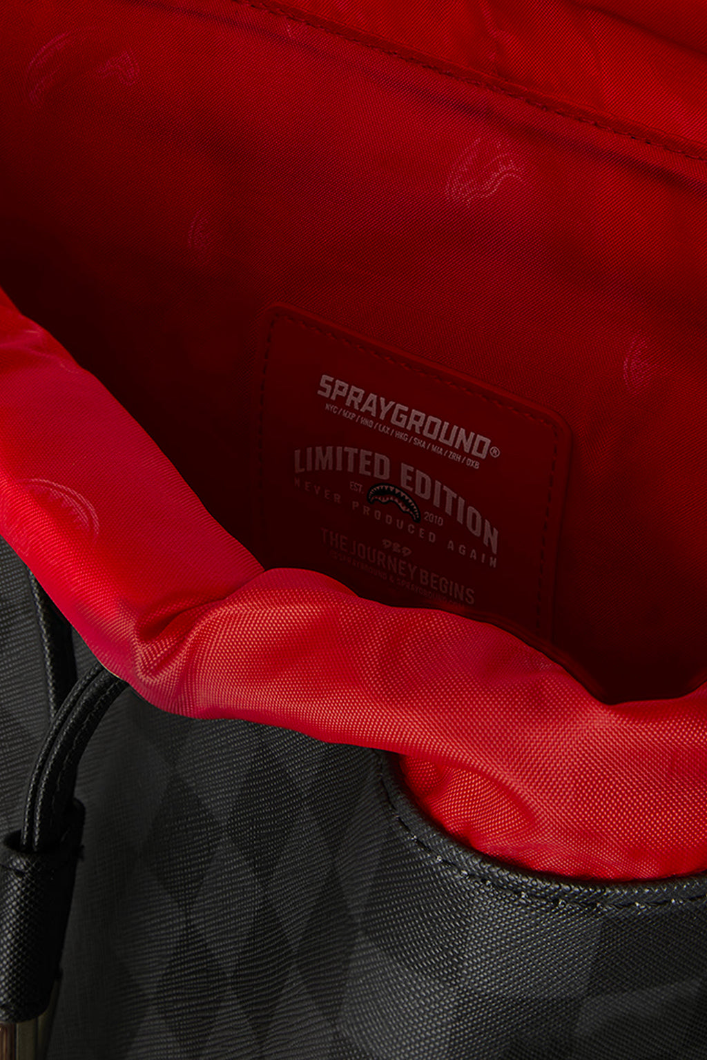 alt-image__Zaino-in-pvc-nero-a-scacchi-con-tasche-laterali---Spritz-Black-Monte-Carlo-Backback