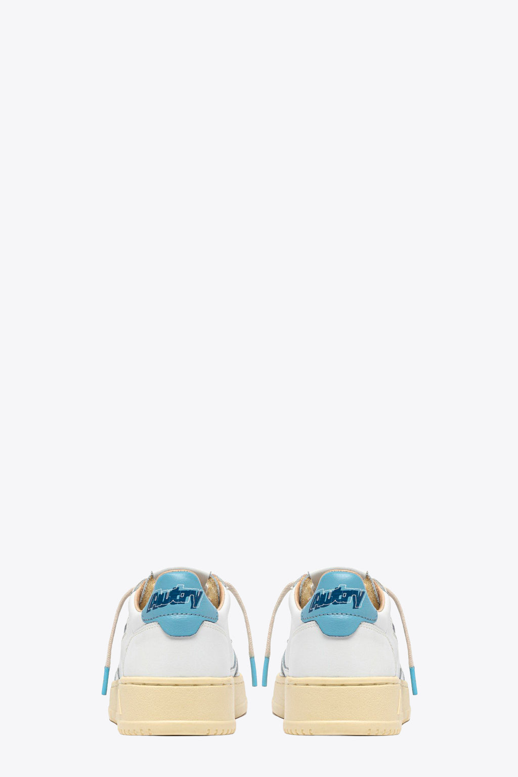 alt-image__Sneaker-bassa-in-pelle-bianca-con-tab-celeste---Medalist