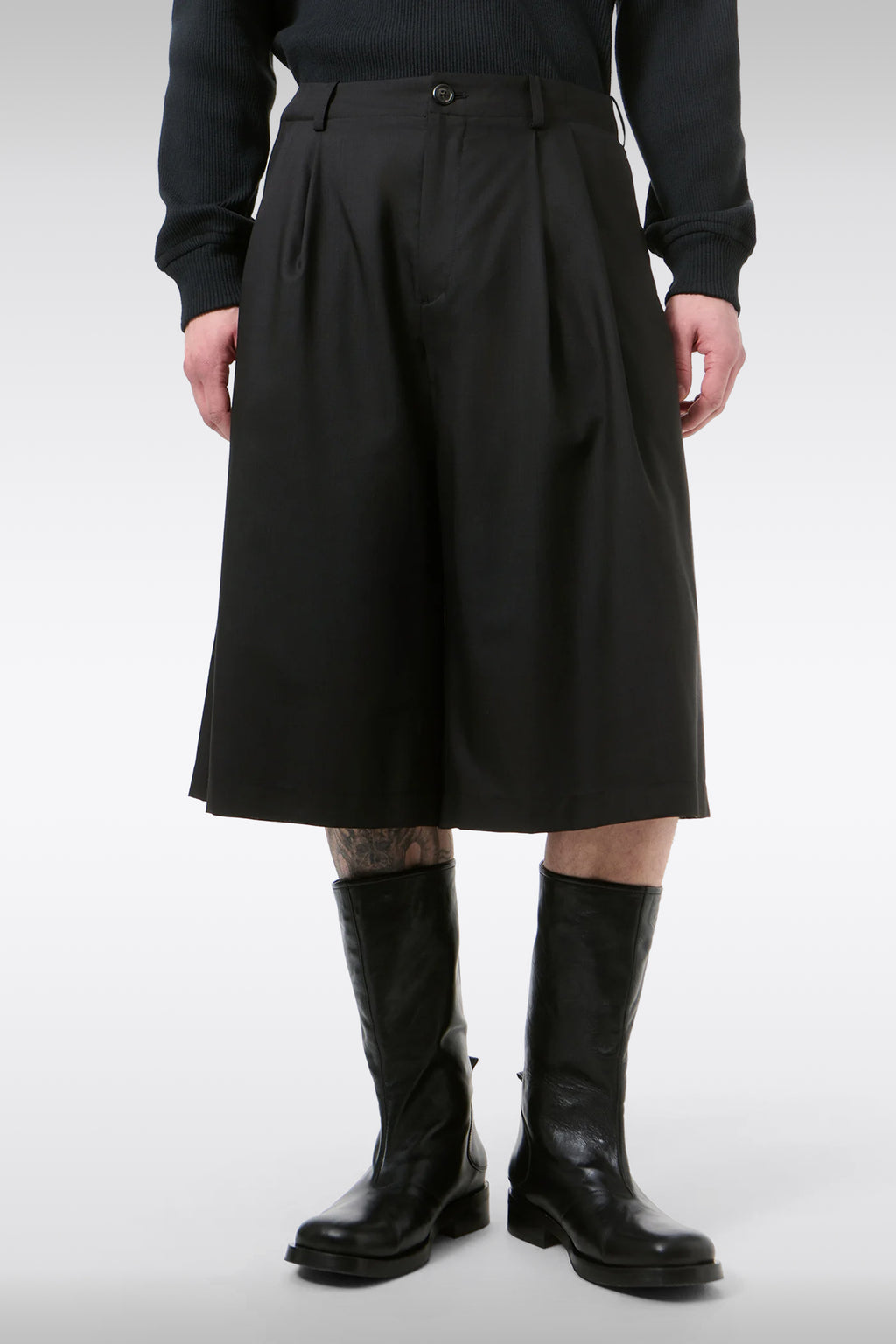 alt-image__Bermuda-baggy-in-frescolana-nero-con-doppia-pince---Split-Shorts