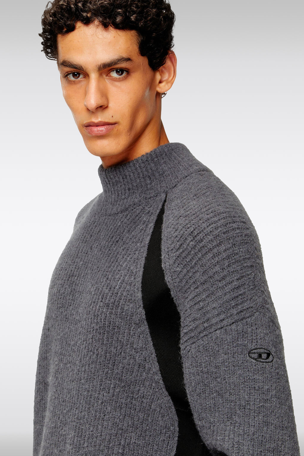 alt-image__Pullover-grigio-in-lana-d'alpaca-a-coste-con-inserti-neri---K-Lollo-Tn