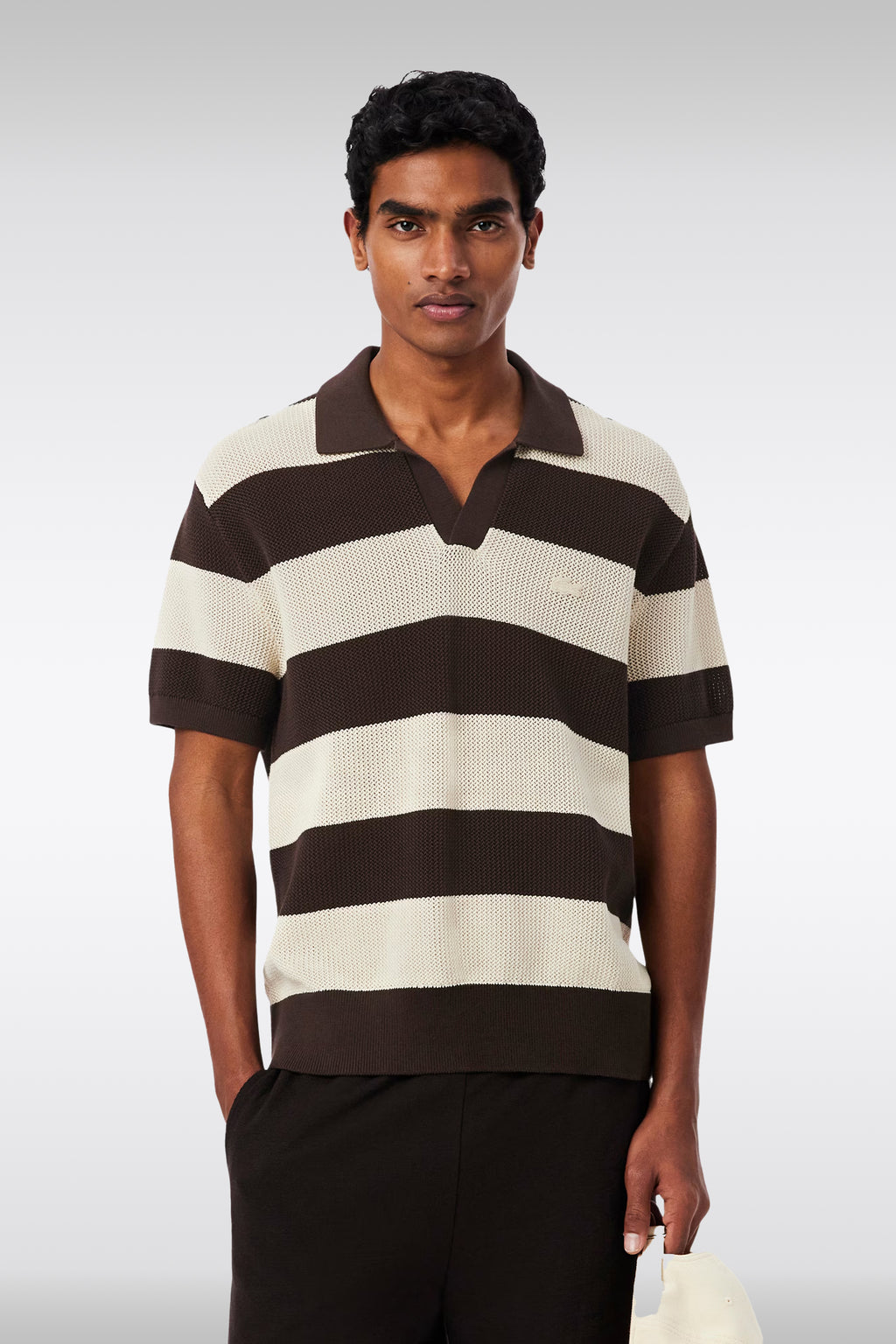 alt-image__Polo-in-maglia-a-righe-panna-e-marrone-con-maniche-corte