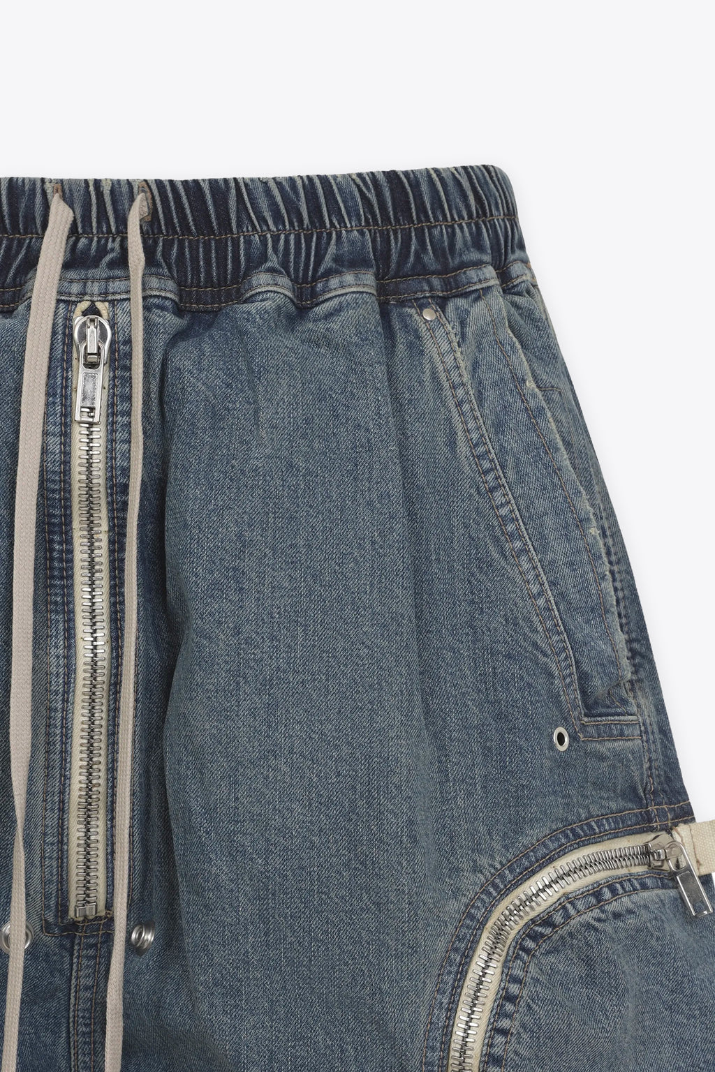alt-image__SHORTS-IN-DENIM--BAUHAUS-PODS-Denim