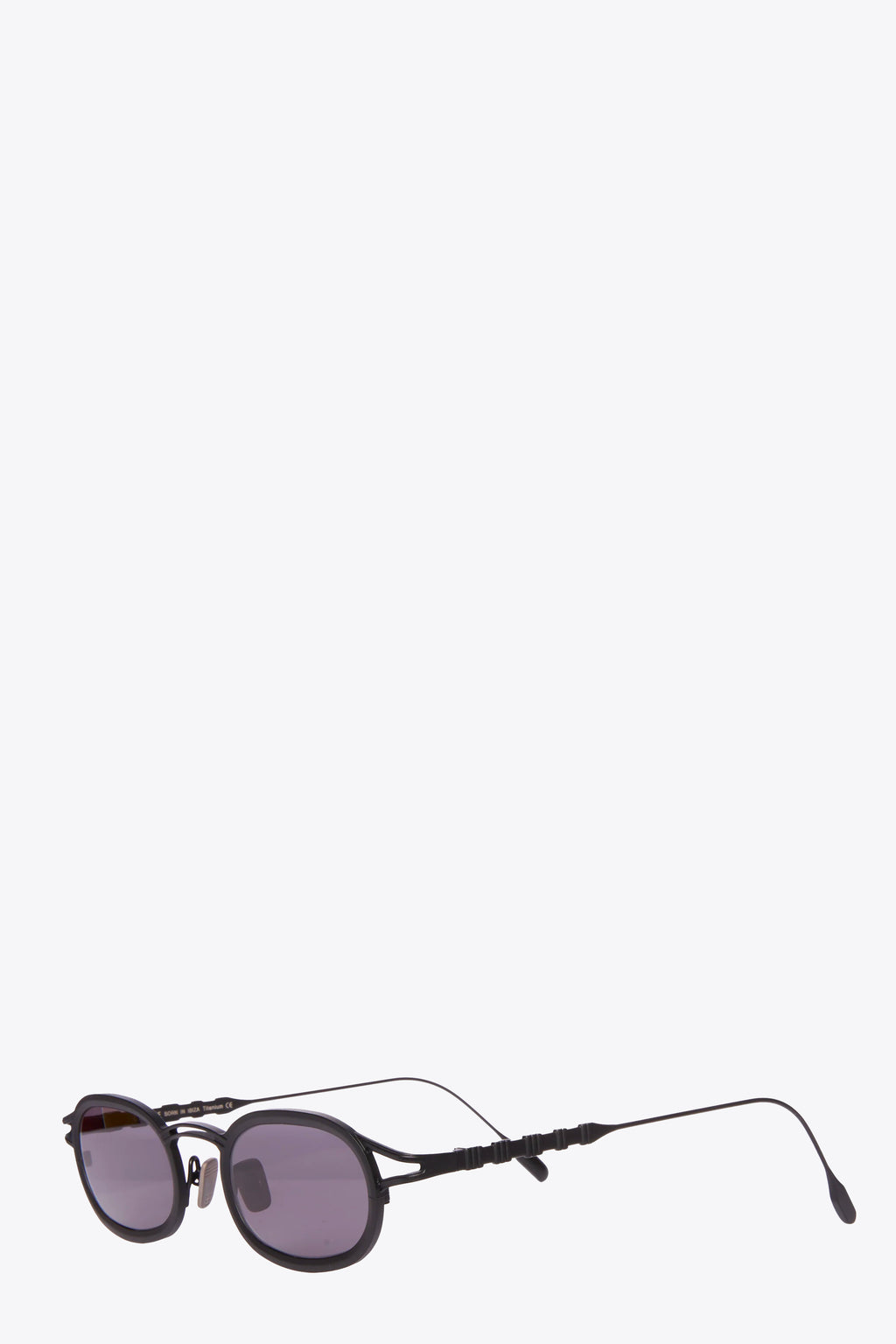 alt-image__OVALE-Nero