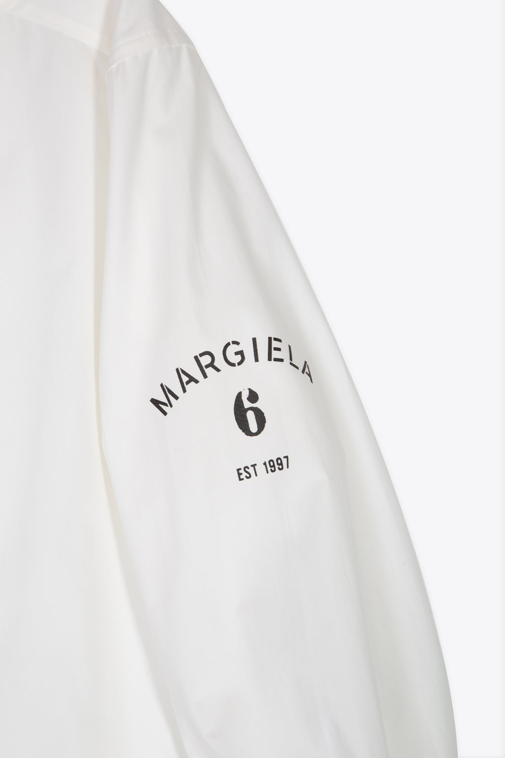 alt-image__Camicia-bianca-in-cotone-con-logo-sulla-manica
