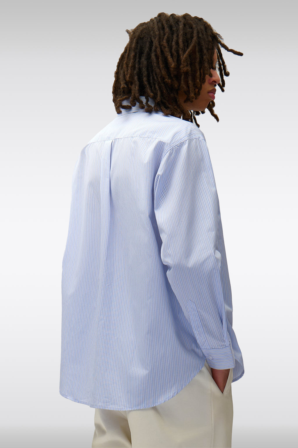 alt-image__Camicia-in-cotone-a-righe-bianco-e-celeste-con-logo---Arte-Blocks-Shirt
