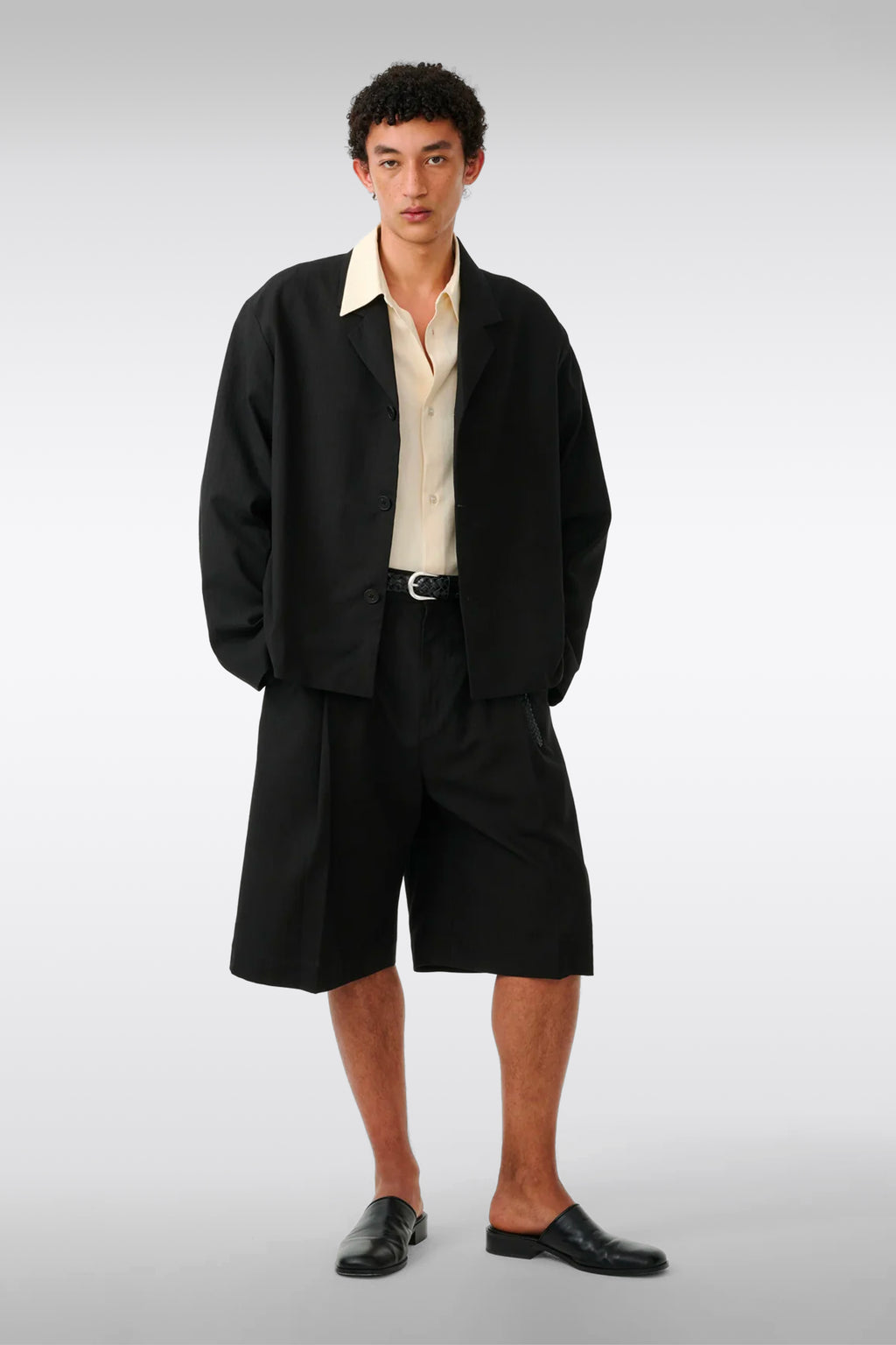 alt-image__PANT-KNEE-LENGHT-TAILORED-SHORT--Nero