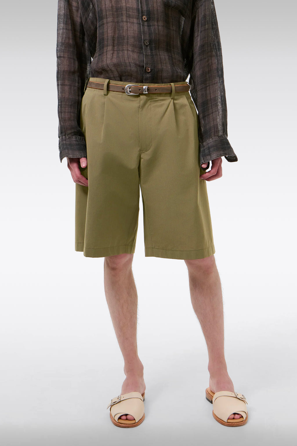 alt-image__Bermuda-loose-fit-verde-kaki-con-pince---Ponte-Shorts