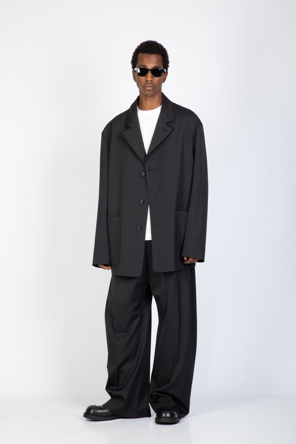 alt-image__Black-three-buttons-relaxed-blazer-