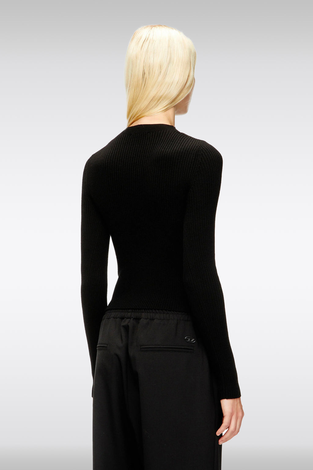 alt-image__MAGLIA-Nero